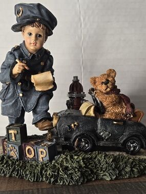 Vintage Speed Trap Figurine By Boyd Bears. First Limited Edition